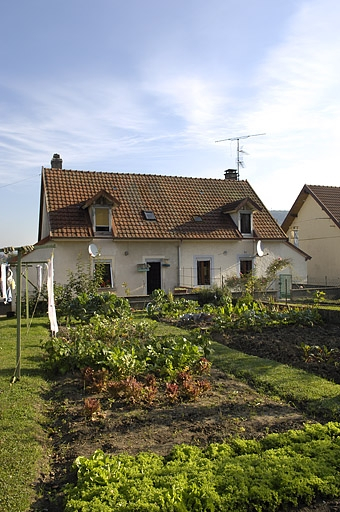 Façade sur jardin d'un logement ouvrier. © Jérôme Mongreville / Région Bourgogne-Franche-Comté, Inventaire du patrimoine - 2005
