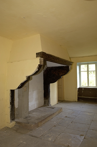 Logement. Cheminée de la cuisine. © Jérôme Mongreville / Région Bourgogne-Franche-Comté, Inventaire du patrimoine - 2005