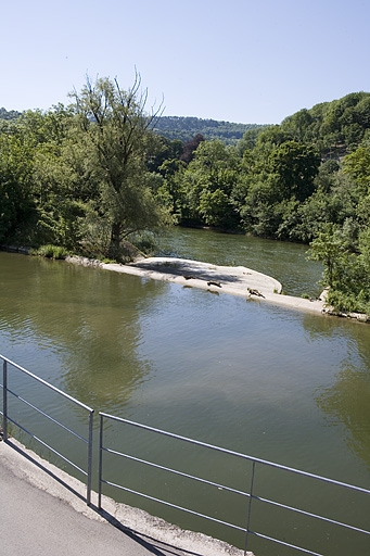 Le déversoir de superficie. © Yves Sancey / Région Bourgogne-Franche-Comté, Inventaire du patrimoine - 2006 Le déversoir de superficie. © Yves Sancey / Région Bourgogne-Franche-Comté, Inventaire du patrimoine - 2006