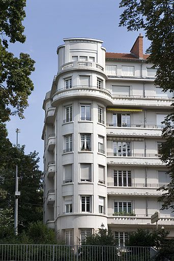Avant-corps arrondi du côté de l' hôtel Mercure, de face. © Yves Sancey / Région Bourgogne-Franche-Comté, Inventaire du patrimoine - 2006