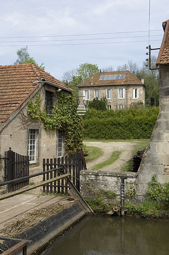Logement patronal vu depuis le sud. © Jérôme Mongreville / Région Bourgogne-Franche-Comté, Inventaire du patrimoine - 2006