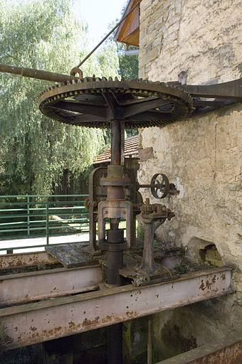 Turbine hydraulique. Partie supérieure de la transmission. © Jérôme Mongreville / Région Bourgogne-Franche-Comté, Inventaire du patrimoine - 2006