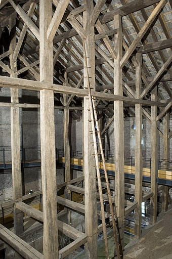 Charpente du fenil (cadrage vertical). © Jérôme Mongreville / Région Bourgogne-Franche-Comté, Inventaire du patrimoine - 2006