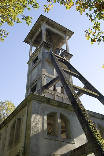 Le chevalement. Détail de la partie supérieure. © Jérôme Mongreville / Région Bourgogne-Franche-Comté, Inventaire du patrimoine - 2006
