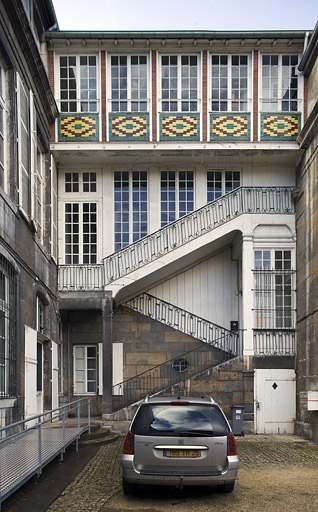 Vue d'ensemble de l'escalierà cage ouverte, de face. © Yves Sancey / Région Bourgogne-Franche-Comté, Inventaire du patrimoine - 2007