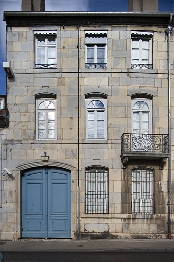 Vue d'ensemble de la façade sur rue : de face. © Yves Sancey / Région Bourgogne-Franche-Comté, Inventaire du patrimoine - 2007