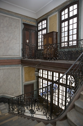 Vue d'ensemble de l'escalier d'honneur. © Yves Sancey / Région Bourgogne-Franche-Comté, Inventaire du patrimoine - 2007