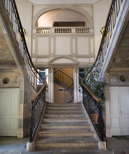 Vue de l'escalier d' honneur de face. © Yves Sancey / Région Bourgogne-Franche-Comté, Inventaire du patrimoine - 2007
