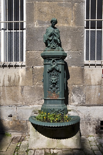 Vue d'ensemble de la borne fontaine. © Yves Sancey / Région Bourgogne-Franche-Comté, Inventaire du patrimoine - 2007