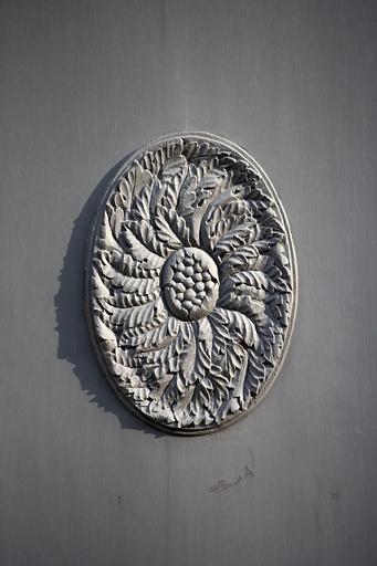 Détail d'un décor sur l'un des vantaux du portail d'entrée. © Yves Sancey / Région Bourgogne-Franche-Comté, Inventaire du patrimoine - 2007