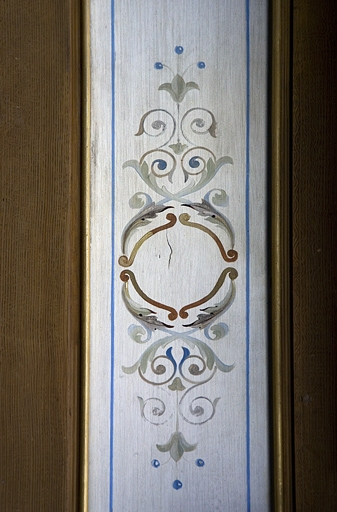 Intérieur, pièce du premier étage : détail du décor d'un encadrement de fenêtre. © Yves Sancey / Région Bourgogne-Franche-Comté, Inventaire du patrimoine - 2007