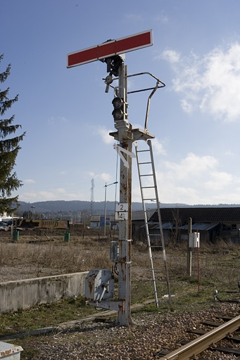 Sémaphore côté La Cluse : vue d'ensemble, de trois quarts droite. © Yves Sancey / Région Bourgogne-Franche-Comté, Inventaire du patrimoine - 2007