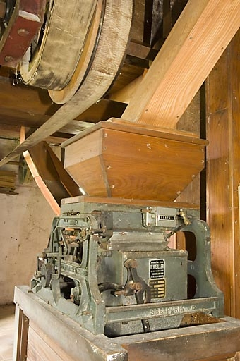 Deuxième étage. Balance automatique de circuit R. Weiler. © Jérôme Mongreville / Région Bourgogne-Franche-Comté, Inventaire du patrimoine - 2007