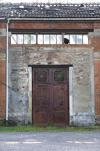 Façade antérieure. Détail d'une travée. © Jérôme Mongreville / Région Bourgogne-Franche-Comté, Inventaire du patrimoine - 2007