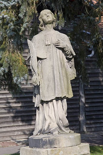 Statue de Saint-Laurent déposée à l'extérieur de la boutique. © Jérôme Mongreville / Région Bourgogne-Franche-Comté, Inventaire du patrimoine - 2007