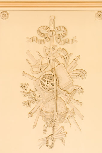 Salon : détail du panneau représentant l'astronomie. © Jérôme Mongreville / Région Bourgogne-Franche-Comté, Inventaire du patrimoine - 2008