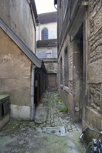 Détail des bâtiments autour de la deuxième cour. © Yves Sancey / Région Bourgogne-Franche-Comté, Inventaire du patrimoine - 2008