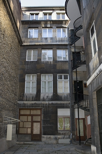 Vue d'ensemble de la façade antérieure du logis secondaire. © Yves Sancey / Région Bourgogne-Franche-Comté, Inventaire du patrimoine - 2008