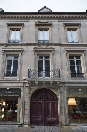 Vue rapprochée de la façade sur rue, de face. © Yves Sancey / Région Bourgogne-Franche-Comté, Inventaire du patrimoine - 2008