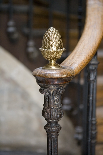 Détail du départ de la rampe d'appui de l'escalier principal. © Yves Sancey / Région Bourgogne-Franche-Comté, Inventaire du patrimoine - 2008