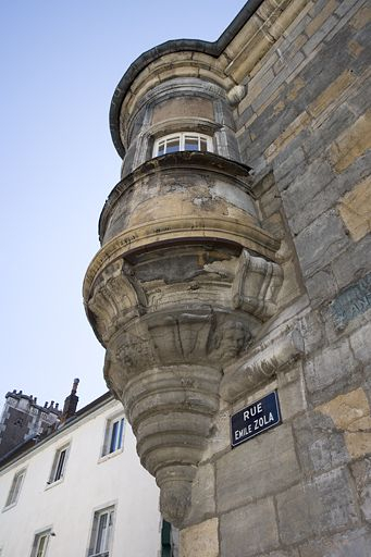 Détail de l'oriel, en contre-plongée. © Yves Sancey / Région Bourgogne-Franche-Comté, Inventaire du patrimoine - 2008
