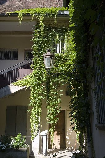 Vue de la partie droite de l'escalier à cage ouverte. © Yves Sancey / Région Bourgogne-Franche-Comté, Inventaire du patrimoine - 2008