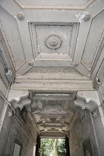 Détail du plafond du passage cocher : vue rapprochée. © Yves Sancey / Région Bourgogne-Franche-Comté, Inventaire du patrimoine - 2008