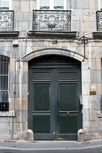Logis principal : détail du portail d'entrée. © Yves Sancey / Région Bourgogne-Franche-Comté, Inventaire du patrimoine - 2008