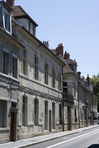 Vue d'ensemble de l'édifice, de trois quarts gauche. © Yves Sancey / Région Bourgogne-Franche-Comté, Inventaire du patrimoine - 2008