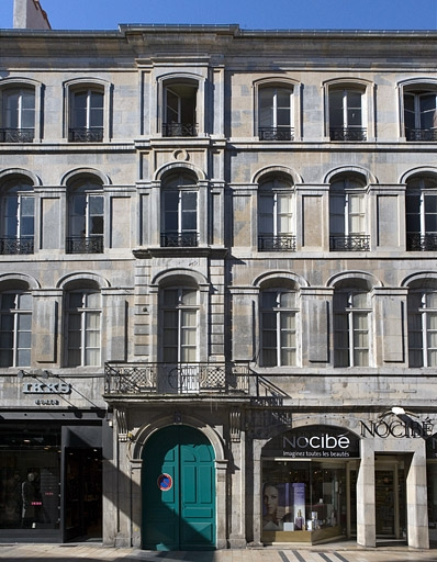 Vue d'ensemble de la façade sur rue, de face. © Yves Sancey / Région Bourgogne-Franche-Comté, Inventaire du patrimoine - 2008