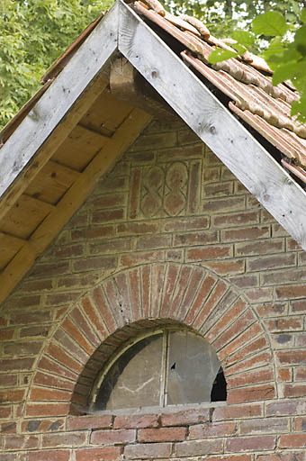 Remise : fenêtre et date. © Jérôme Mongreville / Région Bourgogne-Franche-Comté, Inventaire du patrimoine - 2008