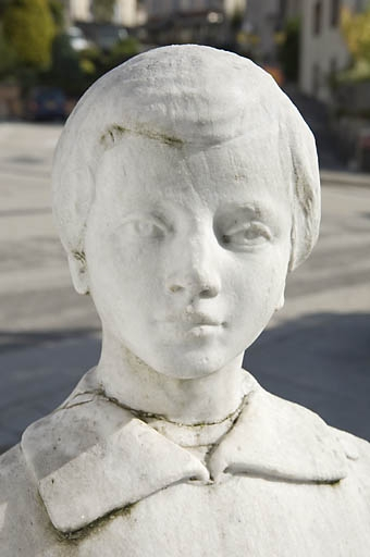 Détail : tête de l'enfant. © Jérôme Mongreville / Région Bourgogne-Franche-Comté, Inventaire du patrimoine - 2008