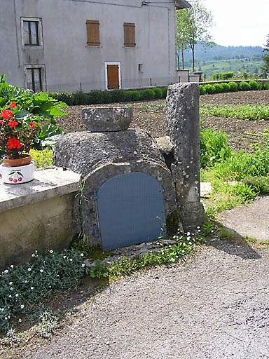 Vue de la citerne. © Marie-Pierre Reynet / Région Bourgogne-Franche-Comté, Inventaire du patrimoine - 2008
