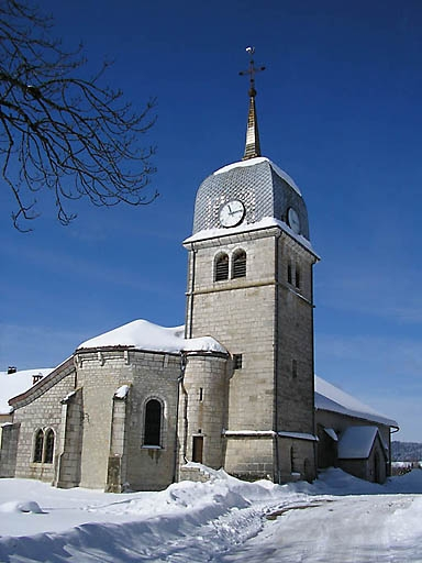 Vue générale de l'abside et du clocher. © Marie-Pierre Reynet / Région Bourgogne-Franche-Comté, Inventaire du patrimoine - 2008