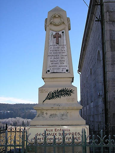 Vue de la partie du monument dédié à 1914-1918. © Marie-Pierre Reynet / Région Bourgogne-Franche-Comté, Inventaire du patrimoine - 2008