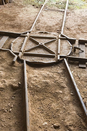 Voie système Decauville. Plaque tournante Pétolat. © Jérôme Mongreville / Région Bourgogne-Franche-Comté, Inventaire du patrimoine - 2008