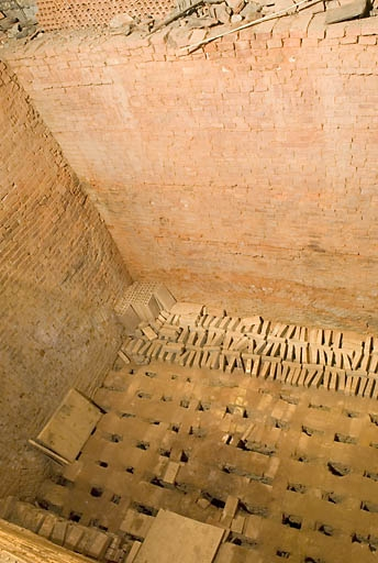 Vue plongeante à l'intérieur du four. © Jérôme Mongreville / Région Bourgogne-Franche-Comté, Inventaire du patrimoine - 2008