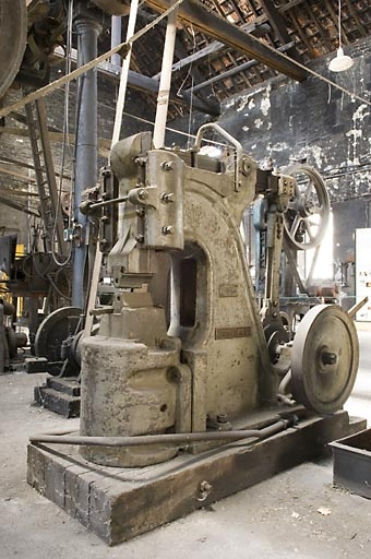 Atelier est. Martinet à ressorts de la Société de Constructions de Montbard. © Jérôme Mongreville / Région Bourgogne-Franche-Comté, Inventaire du patrimoine - 2008