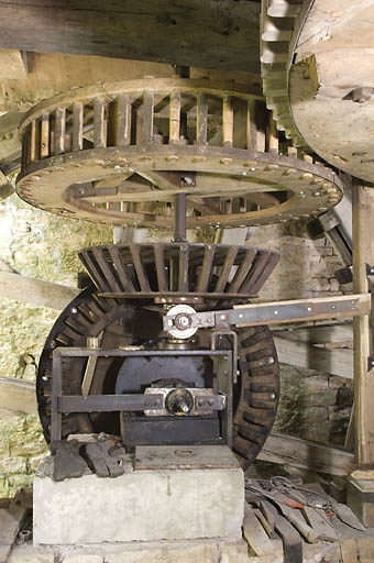 Détail des éléments de transmission (roues dentées et lanternes). © Jérôme Mongreville / Région Bourgogne-Franche-Comté, Inventaire du patrimoine - 2008
