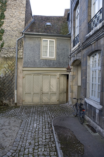 Détail d'une remise à droite de la cour. © Yves Sancey / Région Bourgogne-Franche-Comté, Inventaire du patrimoine - 2009