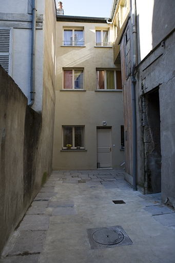 Vue d'ensemble de la façade antérieure du deuxième logis secondaire. © Yves Sancey / Région Bourgogne-Franche-Comté, Inventaire du patrimoine - 2009
