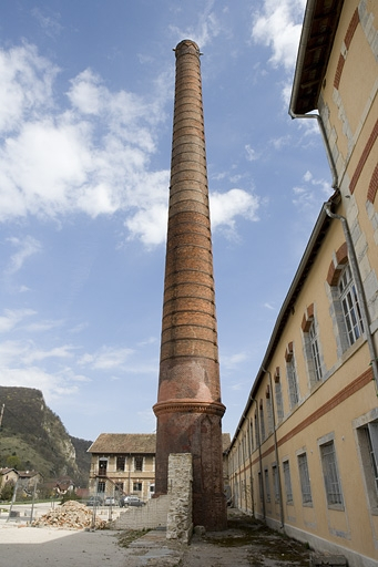 Vue de la cheminée, depuis la cour. © Yves Sancey / Région Bourgogne-Franche-Comté, Inventaire du patrimoine - 2009