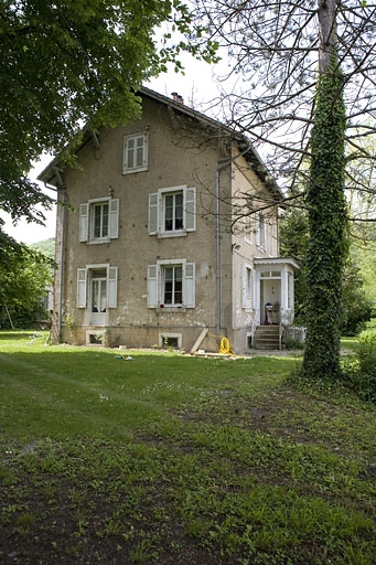 Conciergerie de la papeterie. Vue de trois quarts. © Yves Sancey / Région Bourgogne-Franche-Comté, Inventaire du patrimoine - 2009