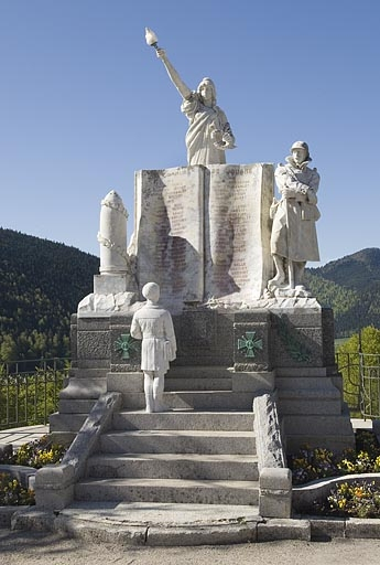 Vue de face. © Jérôme Mongreville / Région Bourgogne-Franche-Comté, Inventaire du patrimoine - 2009