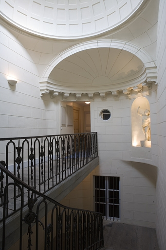 Escalier, dernier palier : détail de la demi-coupole. © Yves Sancey / Région Bourgogne-Franche-Comté, Inventaire du patrimoine - 2009