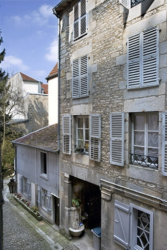 Vue d'ensemble de l'aile droite. © Yves Sancey / Région Bourgogne-Franche-Comté, Inventaire du patrimoine - 2009