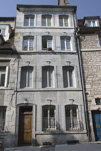 Vue d'ensemble de la façade sur rue, de face. © Yves Sancey / Région Bourgogne-Franche-Comté, Inventaire du patrimoine - 2009