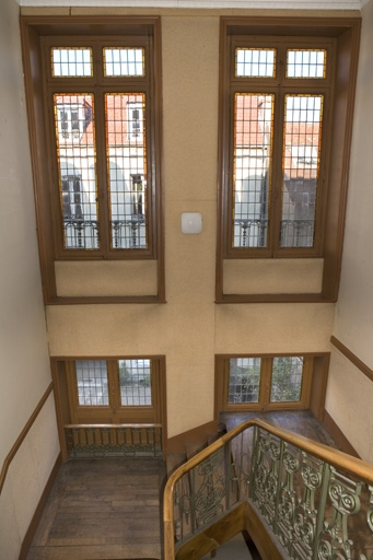 Détail des fenêtres éclairant l'escalier principal. © Yves Sancey / Région Bourgogne-Franche-Comté, Inventaire du patrimoine - 2009