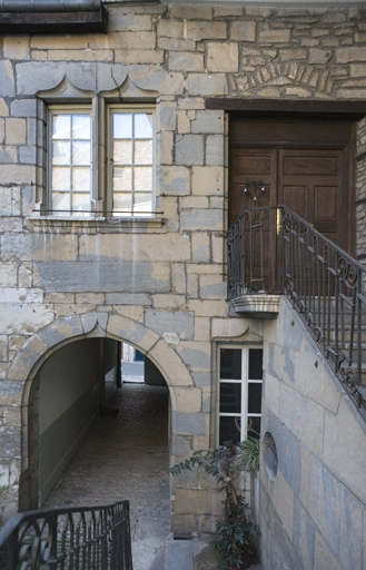 Détail du passage cocher côté cour depuis l'escalier. © Yves Sancey / Région Bourgogne-Franche-Comté, Inventaire du patrimoine - 2009