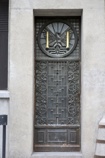 Porte latérale gauche. © Yves Sancey / Région Bourgogne-Franche-Comté, Inventaire du patrimoine - 2009